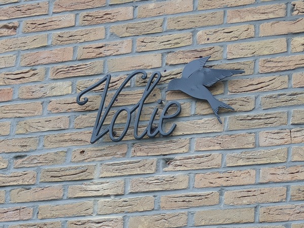Smeedijzeren 'Volie' laat de herinnering aan mevrouw Schermer-de Jong voortleven